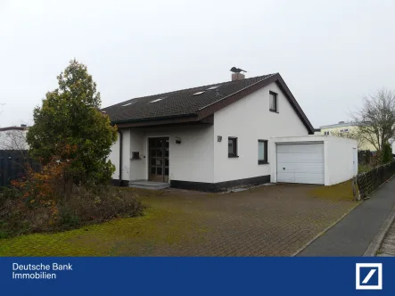  - Haus kaufen in Vellmar - Provisionsfrei für Ersteher - Einfamilienwohnhaus mit PKW-Garage in Vellmar - Zwangsversteigerung!