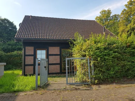 Ansicht von Norden - Haus kaufen in Bad Sassendorf - Zwangsversteigerung - Einfamilienhaus in Bad Sassendorf - provisionsfrei für Ersteher!