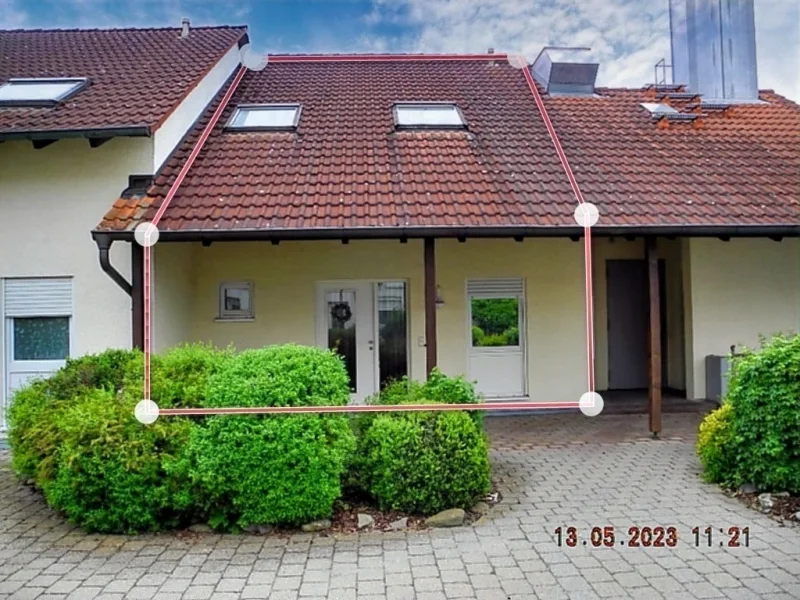 Vorderansicht mit Eingang WE12 - Wohnung kaufen in Mengen - Schöne 4-Zimmer-Wohnung mit Balkon und Garage in Mengen (LK Sigmaringen)