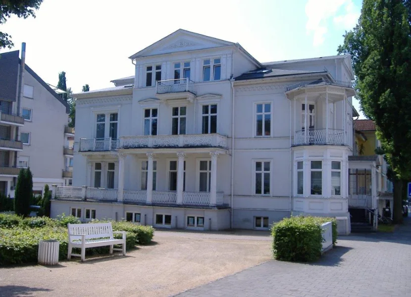  - Haus kaufen in Bad Pyrmont - Repräsentatives altes Stadthaus im Herzen von Bad Pyrmont