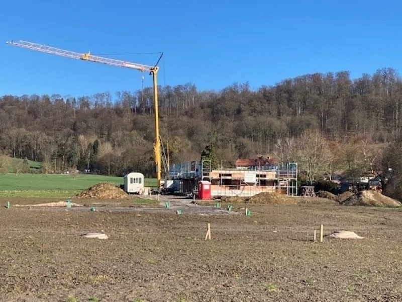 Baufortschritt - Grundstück kaufen in Hessisch Oldendorf - Startschuss! 829 m² Baugrundstück: Nutzen Sie Ihre Chance, Ihr eigenes Traumhaus zu bauen.