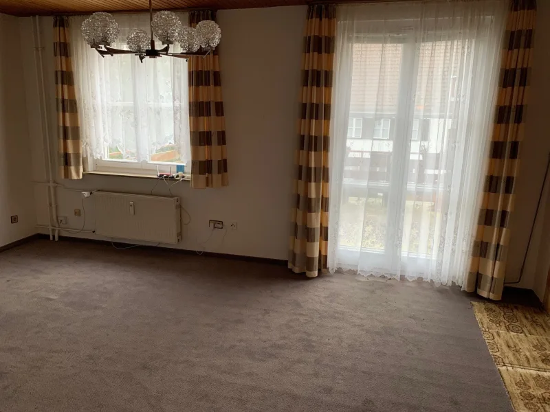 Schlafzimmer mit Balkon 1. OG