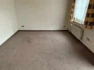 Schlafzimmer mit Balkon 1. OG