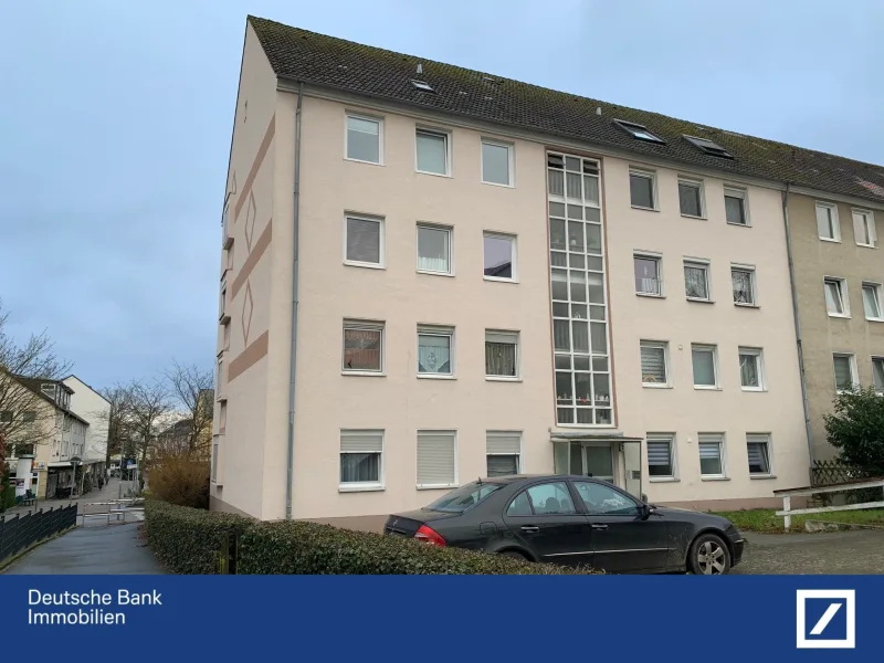 Außenansicht - Wohnung kaufen in Wolfsburg - 3-Zimmerwohnung mit separatem Gäste-Zimmer/Büro, großer Loggia, geräumiger Kellerraum, Stellplatz