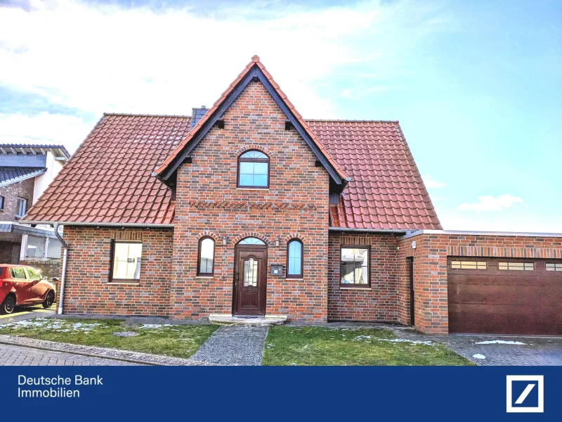 Front - Haus kaufen in Wolfsburg - Hochwertig gebautes Haus mit mediteranem Flairin einem der beliebtesten Ortsteilen von Wolfsburg