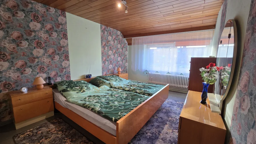 Schlafzimmer DG