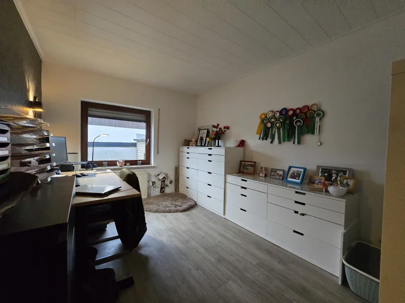 Büro EG