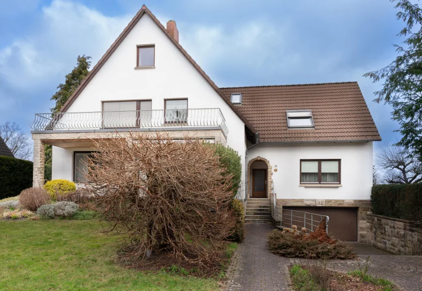 Außenansicht - Haus kaufen in Braunschweig - Exklusives Einfamilienhaus mit Einliegerwohnung in begehrter Lage 
