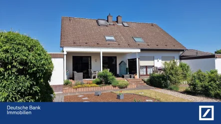 Gartenansicht - Haus kaufen in Sassenburg - Doppelhaushälfte auf sonnigem Grundstück im naturnahem Westerbeck