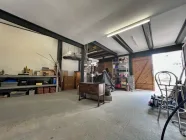 Garage mit Werkbank