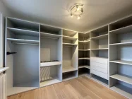 Begehbarer Kleiderschrank