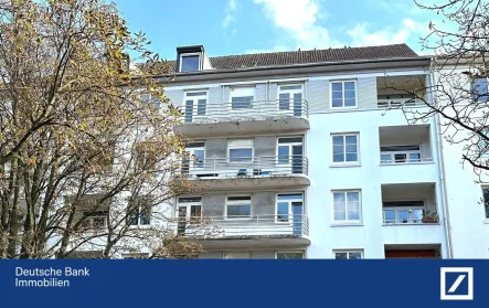 Lattenkamp - Vorderansicht - Haus kaufen in Hamburg - Wohnhaus in beliebter Wohnlage