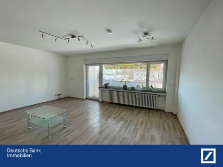 Wohnzimmer - Wohnung kaufen in Leverkusen - Hier können sie schnell einziehen-helle 3 Zimmer Wohnung mit PKW-Stellplatz