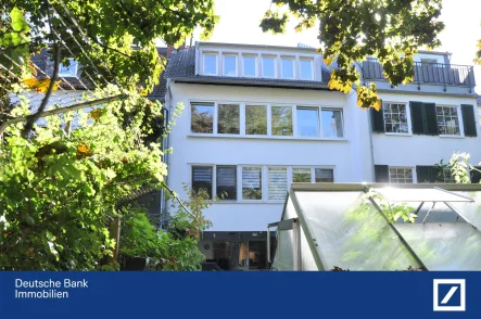 Garten Ansicht von hinten - Zinshaus/Renditeobjekt kaufen in Düsseldorf - Attraktives 4-Familienhaus am Rhein in ruhiger Nebenstraße