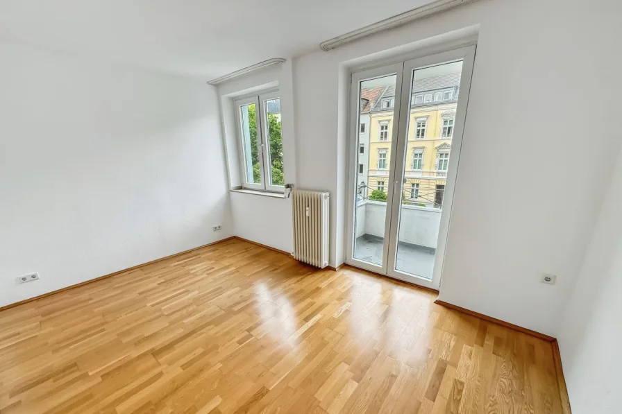 Schlafzimmer mit Balkon