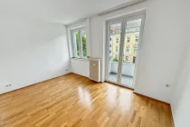 Schlafzimmer mit Balkon