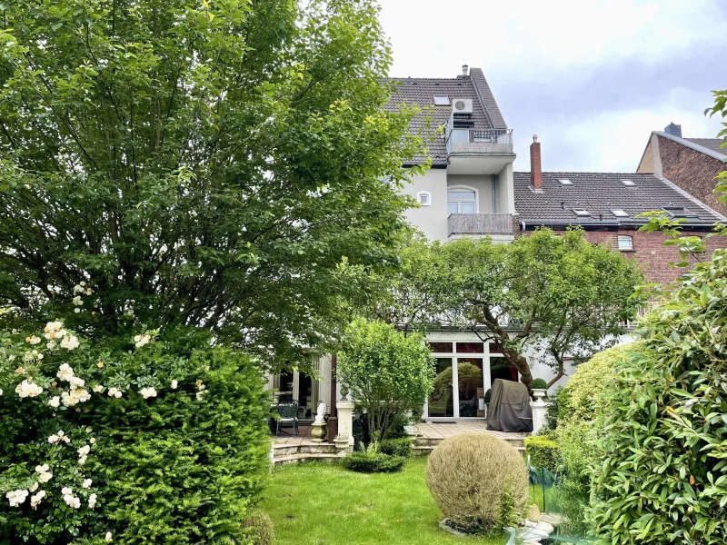 Gartenwohnung mit Terrasse