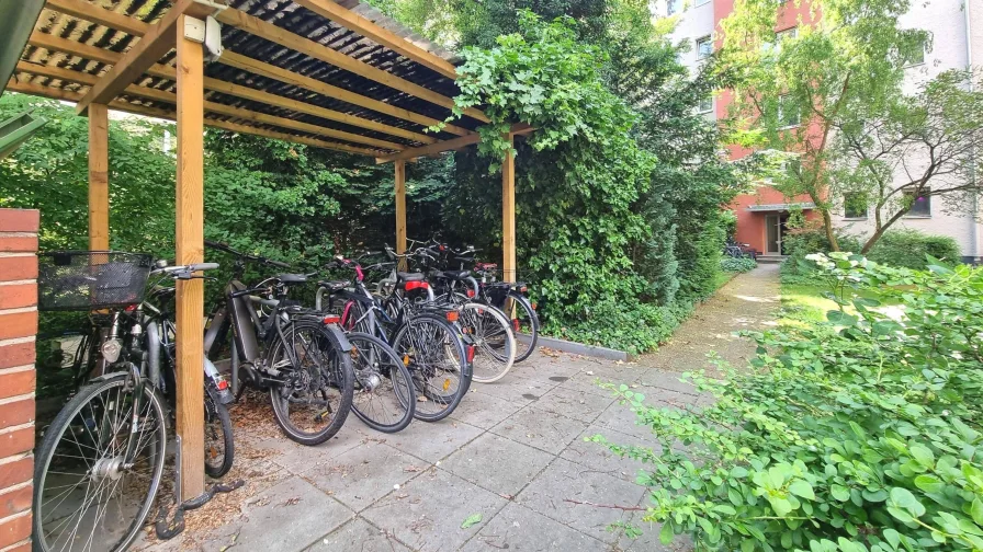 Fahrradstellplatz auf dem Hof