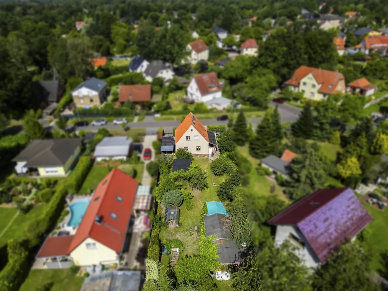 solides Haus, großer Garten