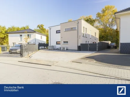  - Haus kaufen in Dallgow-Döberitz - *QUALITY TIME*edle Doppelhaushälfte*5 Zi.*ca.151m² Wohn.*Grdst ca. 440 m²geh. Ausstattung!*