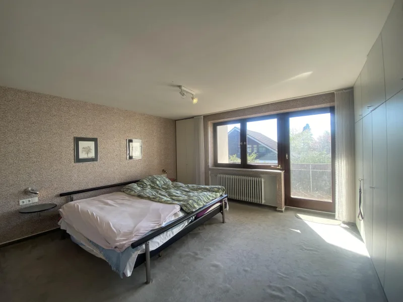 Schlafzimmer mit Balkon I