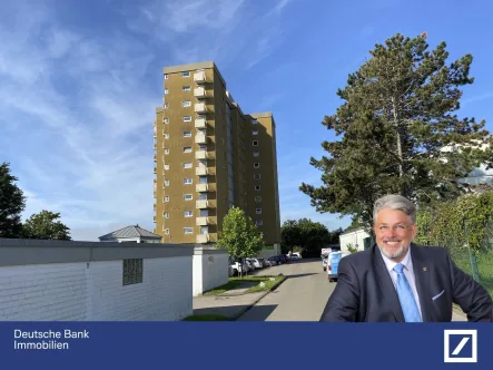 Titelbild Ehingen - Wohnung kaufen in Ehingen - Mit Ausblick über die Donauebene bis zu den Bergen!4-Zimmer-Wohnung - Am Wenzelstein in Ehingen