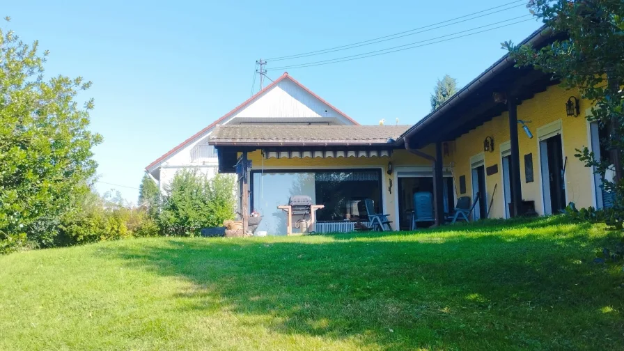 Rückansicht - Haus kaufen in Schmelz - Großzügiger Bungalow auf traumhaftem Grundstück