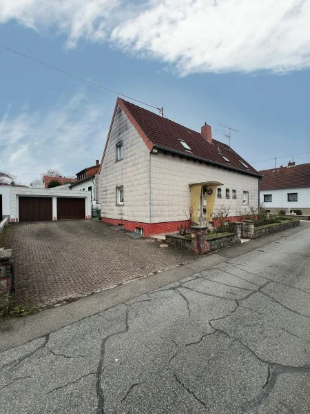 43890511-West-Seite - Wohnung kaufen in Saarbrücken - 3ZKB-Dachgeschosswohnung mit Garten und Garage