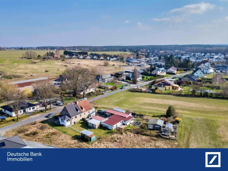 Haus und Umgebung - Haus kaufen in Kloster Lehnin - Landliebe mit Potenzial: Dein DIY-Paradies in ländlicher Idylle– Auf die Plätze, Renovieren, Los!