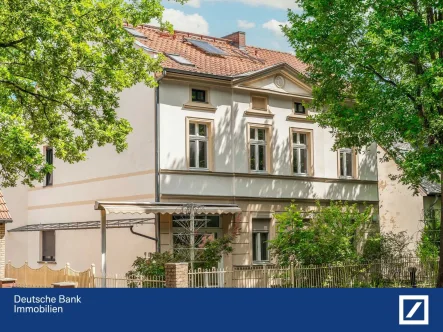 Hausansicht - Haus kaufen in Potsdam - Mehrfamilienhaus mit Gewerbemöglichkeit & Potenzial für bis zu 500 m² Wohnfläche 