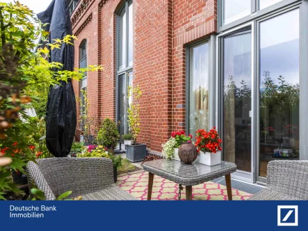 Terrasse - Wohnung kaufen in Potsdam - Moderne Erdgeschosswohnung mit viel Licht und sonniger Terrasse