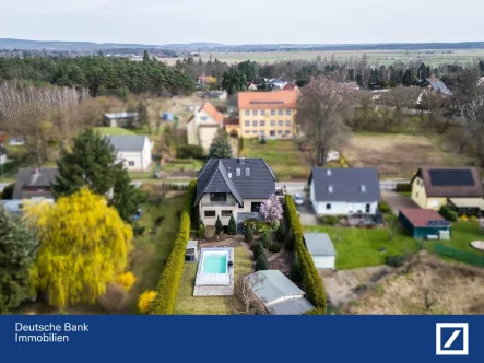 Vogelperspektive - Haus kaufen in Groß Kreutz - Zuhause für Generationen, mit Pool & viel Raum zum Leben!