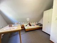 *Zimmer in OG Wohnung