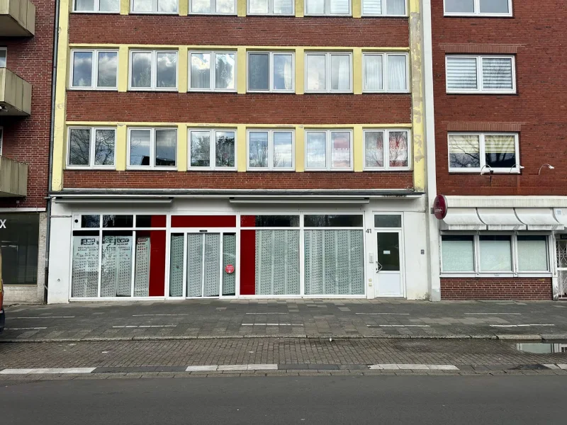 Außenansicht - Laden/Einzelhandel mieten in Wilhelmshaven - Attraktive Ladenfläche im Erdgeschoss mit schöner Fensterfront!