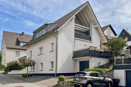 Außenansicht - Haus kaufen in Arnsberg-Müschede - PROVISIONSFREI: Top saniertes, gepflegtes Haus in Arnsberg-Müschede!