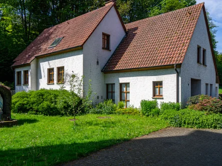 Außenansicht - Büro/Praxis mieten in Sundern-Enkhausen - Bürofläche im ehemaligen Pastorat in Sundern Enkhausen