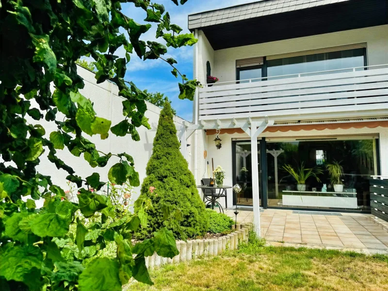 Gartenansicht - Haus kaufen in Heusenstamm - Ein interessantes Objekt mit schönem Garten in ruhiger Umgebung