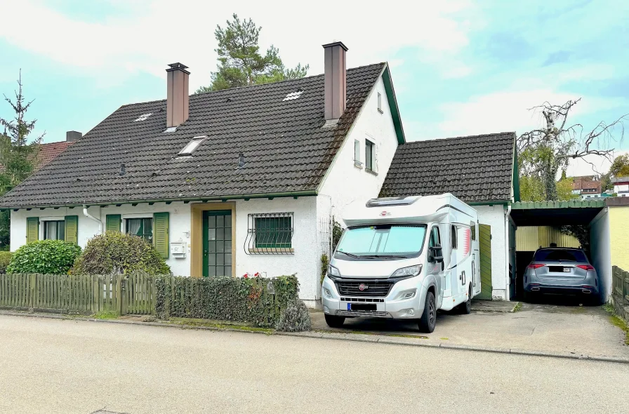 Großzügiger Platz für Ihre Fahrzeuge