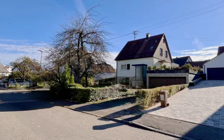 Herzlich willkommen - Haus kaufen in Welzheim - Einfamilienhaus in Welzheim-Breitenfürst: 586 m² Grundstück, Doppelgarage, großes Ausbaupotenzial