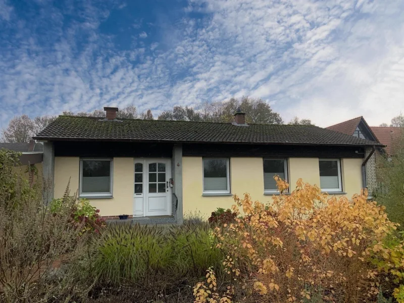 Straßenansicht - Haus kaufen in Vreden - Kleiner und gut aufgeteilter Bungalow!