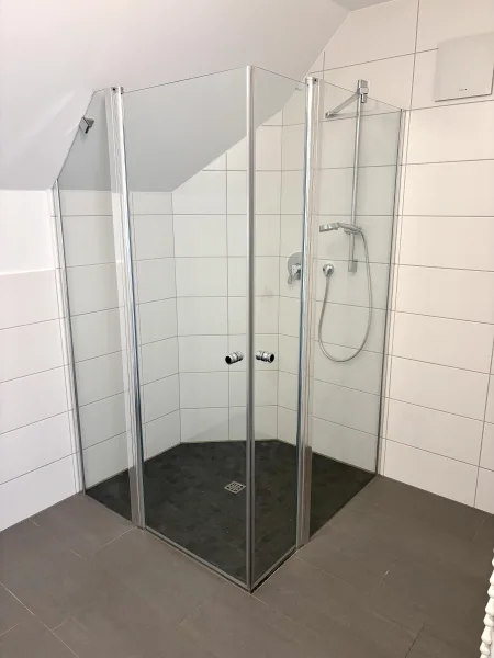 Die große Dusche im EG