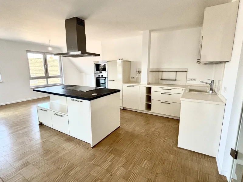 Küche mit Kochinsel - Wohnung mieten in Haltern am See - Traumhafte Penthouse-Maisonette in der Innenstadt