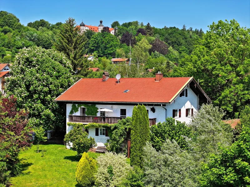 Luftansicht - Haus kaufen in Eurasburg - Mehrfamilienhaus mit viel Potenzial!