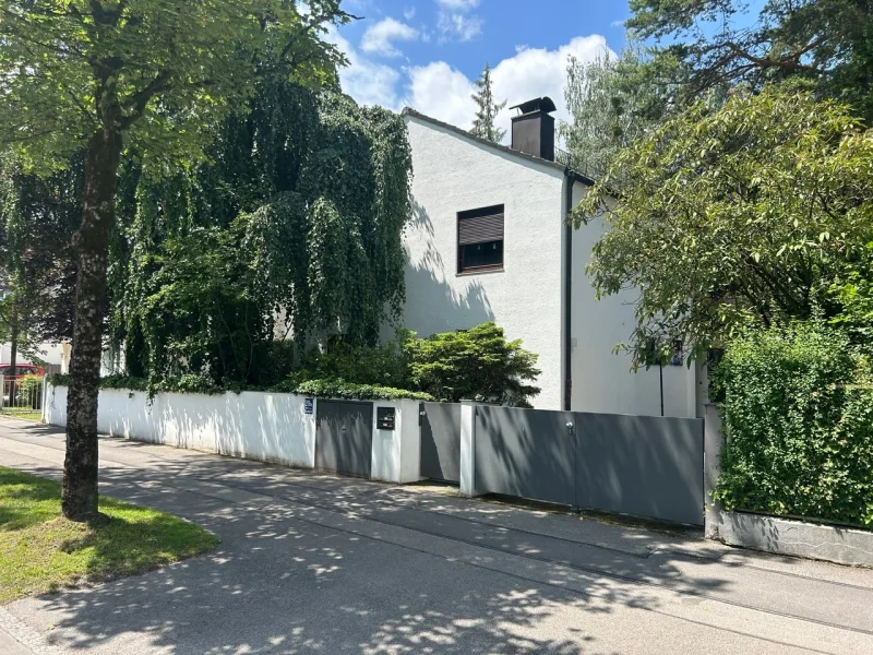 8d2f21fd-0f97-4c10-badd-de62a85665de - Haus kaufen in München - Waldfriedhof: Zweifamilienhaus (ca. 400 m² Wohn-/Nutzfläche) mit Potential!