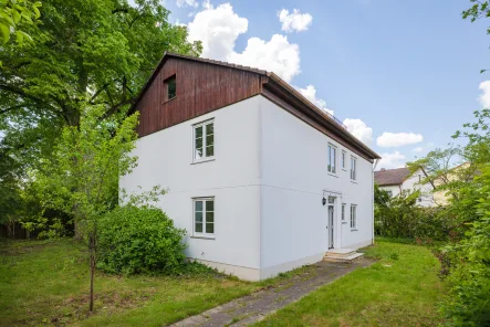  - Haus kaufen in Gauting / Stockdorf - Sonniges Grundstück mit Altbestand in traumhafter Lage!