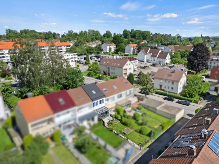 Nord-West-Ansicht - Haus kaufen in Biberach an der Riß - Energetisch saniert! Charmantes Reihenmittelhaus mit schönem Wintergarten in gesuchter Lage