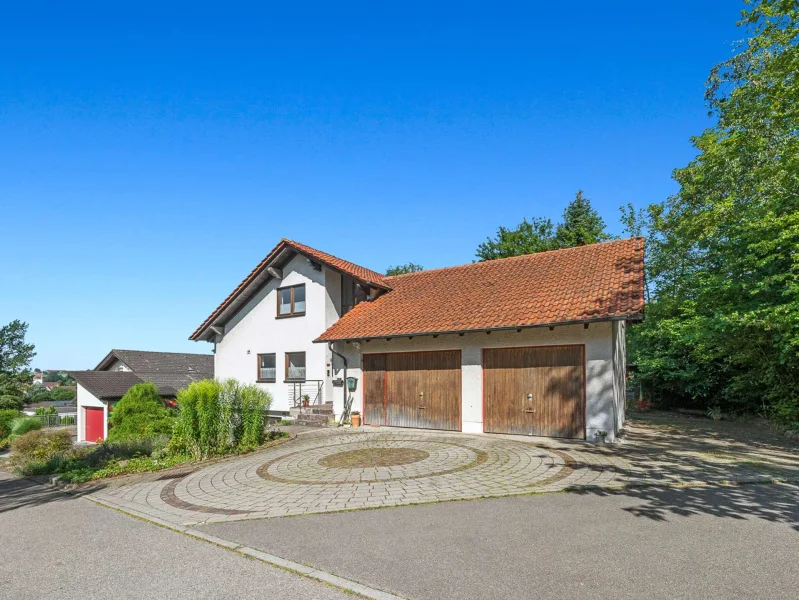 EFH mit ELW und Doppelgarage - Haus kaufen in Mietingen - Mit tollem Platzangebot! Traumhaftes Einfamilienhaus mit Einliegerwohnung in idyllischer Lage