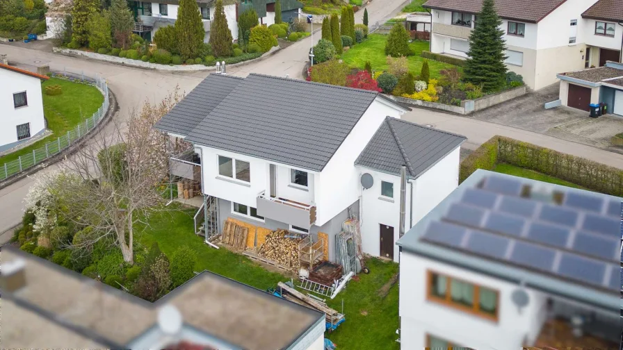 Südansicht - Haus kaufen in Öpfingen - Bezugsfrei! Familienfreundliches Wohnhaus mit tollen Aussichten