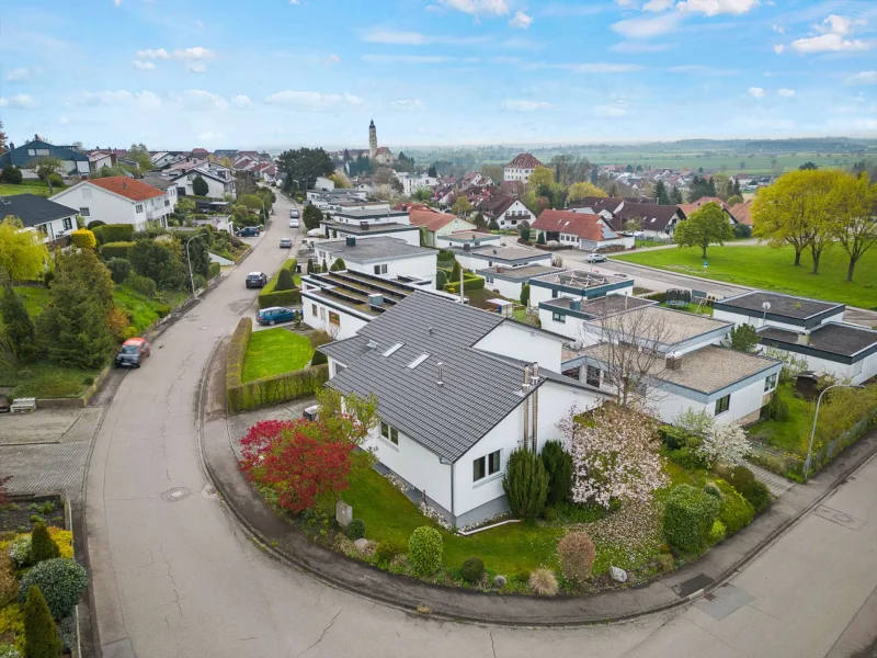 Westansicht - Haus kaufen in Öpfingen - Tolle Aussichten! Die eigenen vier Wände in familienfreundlicher Lage