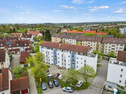 Ost-Ansicht - Wohnung kaufen in Biberach an der Riß - Mit Gartenanteil! Gepflegte 2,5-Zimmer-Eigentumswohnung in beliebter Wohnlage